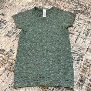 Ivivva by lululemon girls shirt